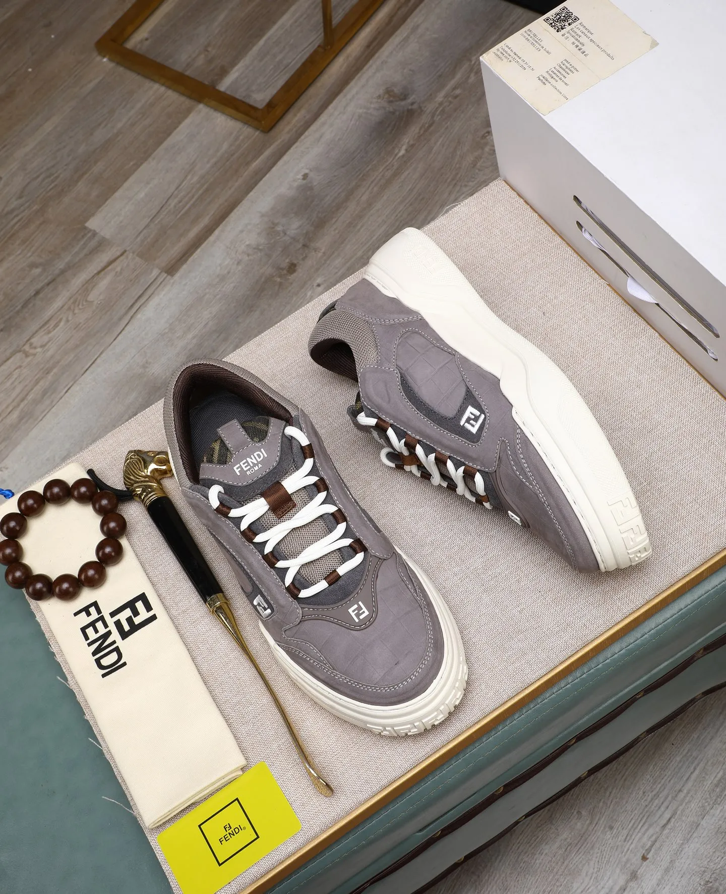 Men's shoes 💰820 [FENDI] Fendi - High-end quality original casual sports shoes - Upper: Nappa calfskin, pebbled calfskin, tongue and heel; injection molded brand logo plastic module - Lining: brand canvas - Outsole: ultra-light TPR foam·rubber; molded outsole -Super high quality control·Fine workmanship: highlighted (high-end·luxury·grade) -Size :39-44 (38, 45, can be customized)